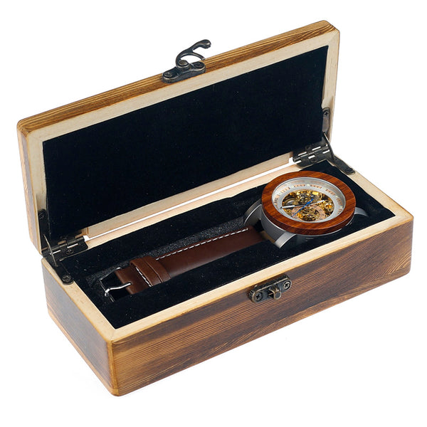 Men Analog Wristwatch