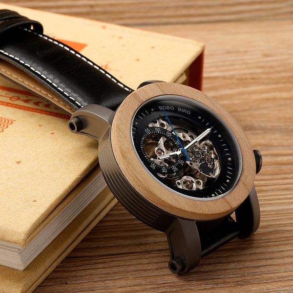 Men Analog Wristwatch